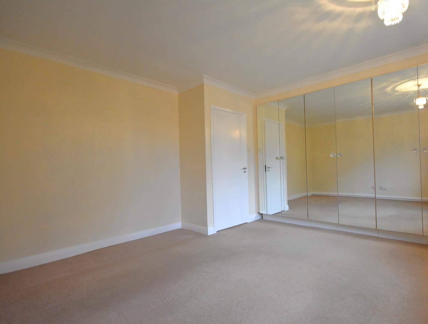 15 Albany Court, Beach Road, Penarth, CF64 1JU